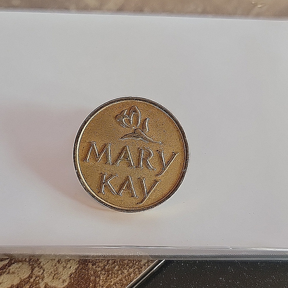 Mary Kay pin